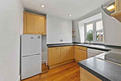 1 bedroom apartment for sale, Twickenham Road, Teddington