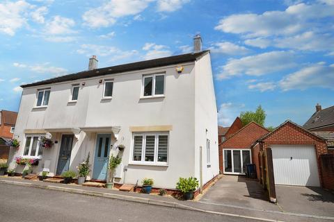 3 bedroom semi-detached house for sale, Wren Place, Gillingham