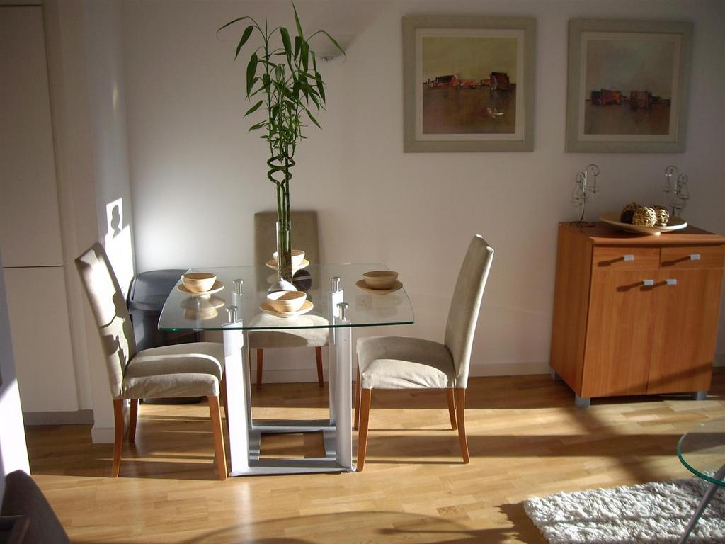 B) Dining area.JPG