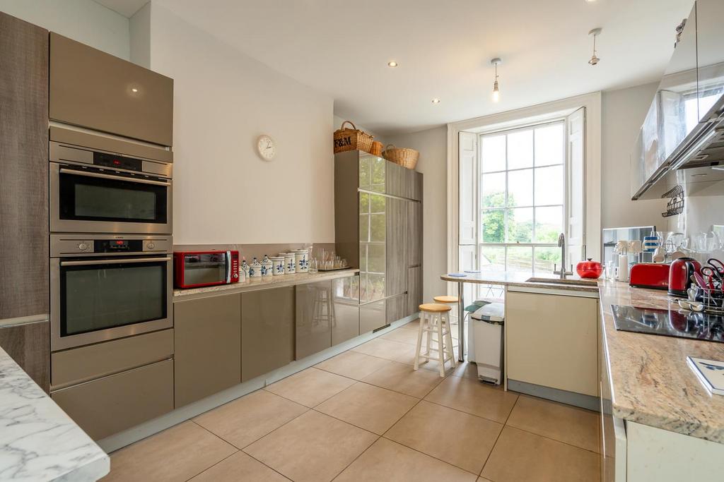 Kitchen Breakfast Room.jpg