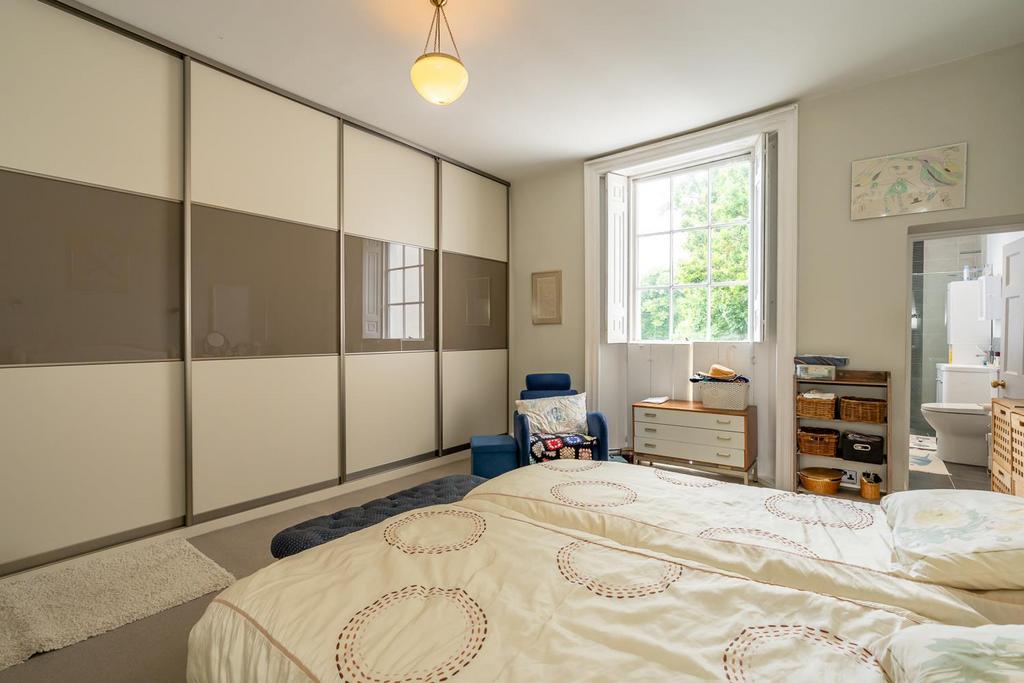 Bedroom 1 (2).jpg