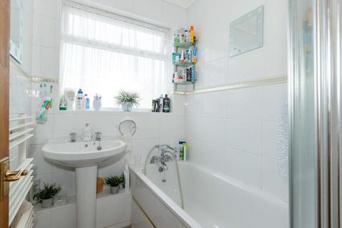 27 Ashwood Close, Worthing, BN11 2AF