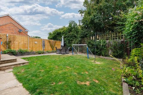 3 bedroom semi-detached house for sale, Harrow Way, Kingsnorth TN23