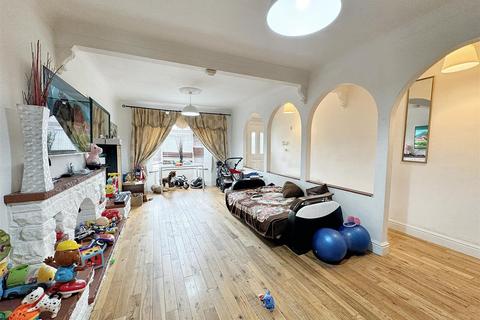 3 bedroom terraced house for sale, Tower Hamlets Road, London