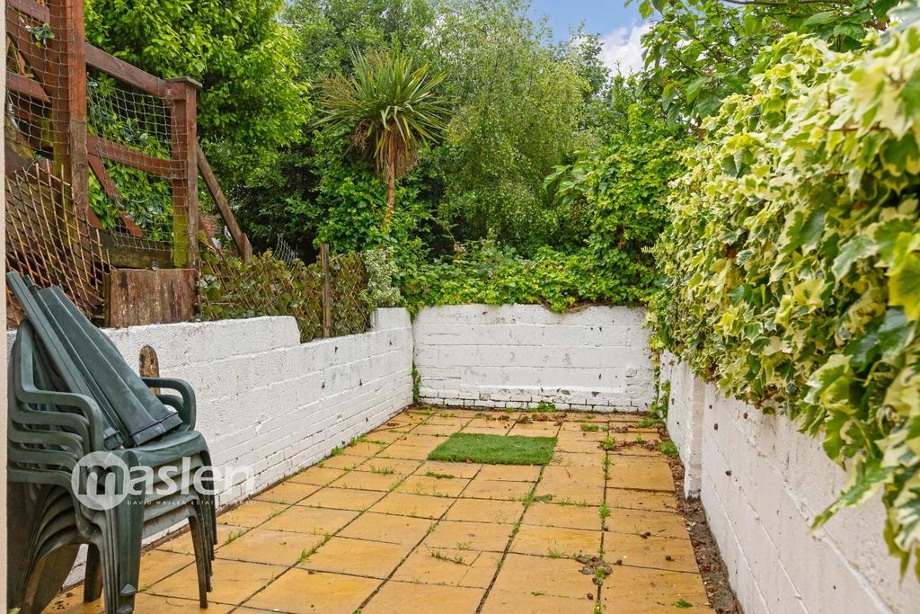 Rear Garden (3).JPG