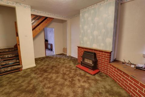 2 bedroom end of terrace house for sale, Badger Avenue, Crewe