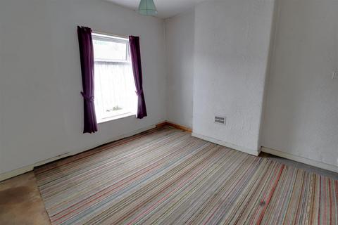 2 bedroom end of terrace house for sale, Badger Avenue, Crewe