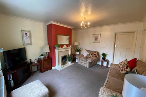 13 Elm Grove, Ashton-under-lyne, OL6 8PU