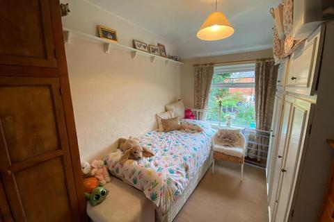 13 Elm Grove, Ashton-under-lyne, OL6 8PU