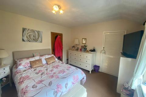 13 Elm Grove, Ashton-under-lyne, OL6 8PU