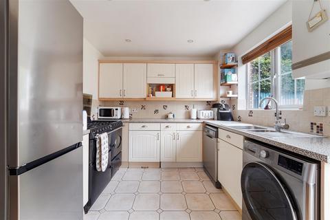 24 Manor Crescent, Epsom, KT19 7EF