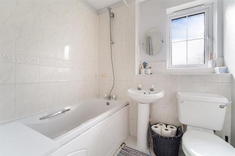 24 Manor Crescent, Epsom, KT19 7EF