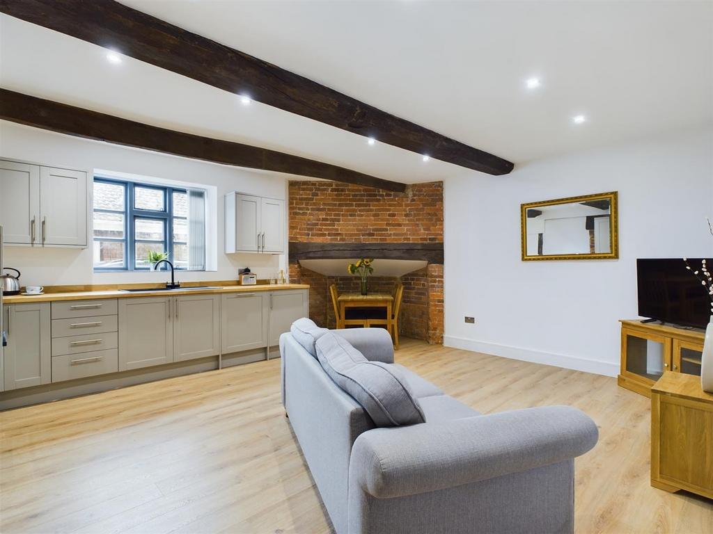 Lounge / Kitchen