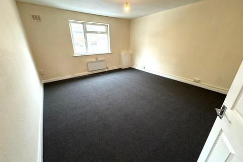 1 bedroom flat to rent, Bloxwich Road, Walsall, WS3 2XD