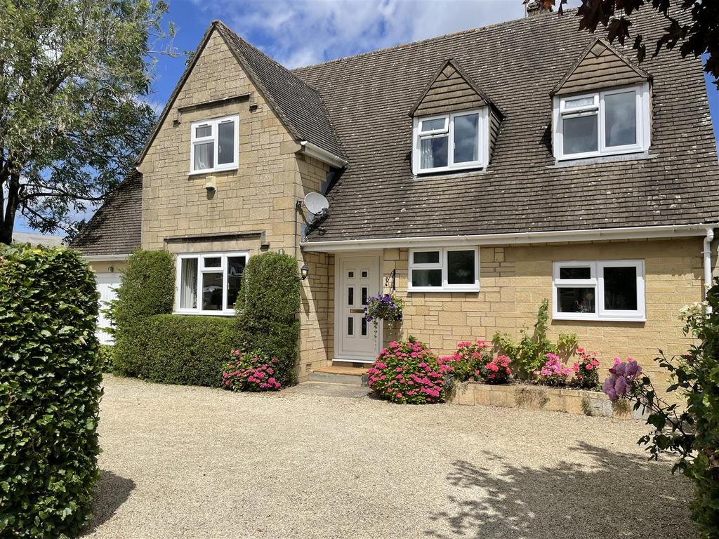Roman Way, BourtonontheWater 4 bed detached house for sale £585,000