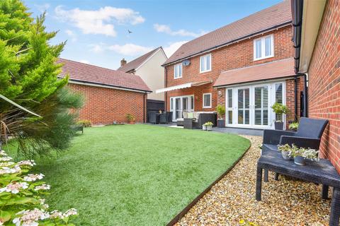 3 bedroom detached house for sale, Vespasian Close, Westhampnett, Chichester