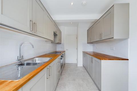 3 bedroom terraced house for sale, Philip Lane, London