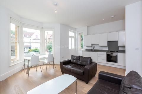 3 bedroom apartment to rent, Grange Park, Ealing W5