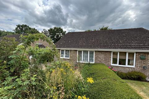 2 bedroom bungalow for sale, Parr Close, Leatherhead, Surrey, KT22