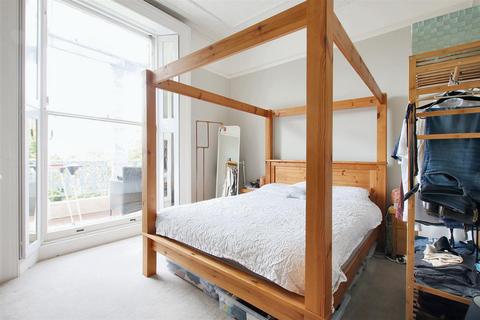2 bedroom maisonette for sale, CHURCH STREET, LEATHERHEAD, KT22