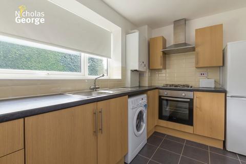 2 bedroom flat to rent, Conifer Court, Moor Green Lane, Moseley, B13 8NB