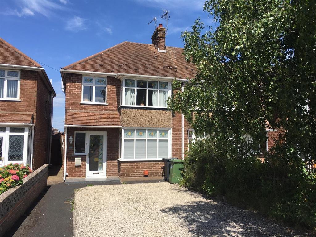 Heathcote Road, Whitnash 3 bed semidetached house to rent £1,350 pcm