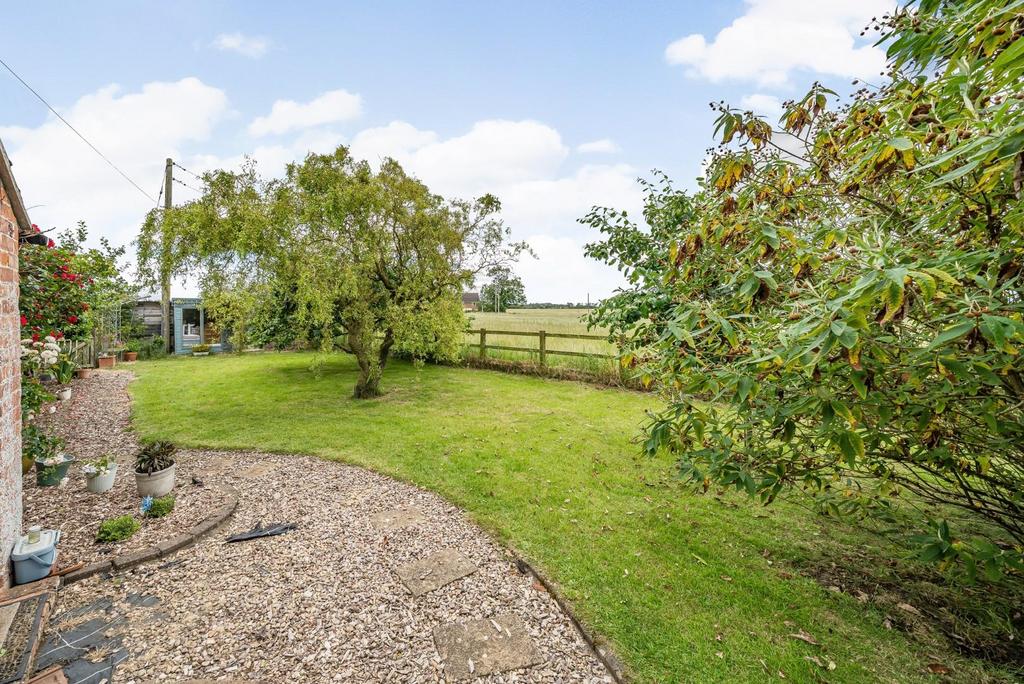 FRONT GARDEN.jpg
