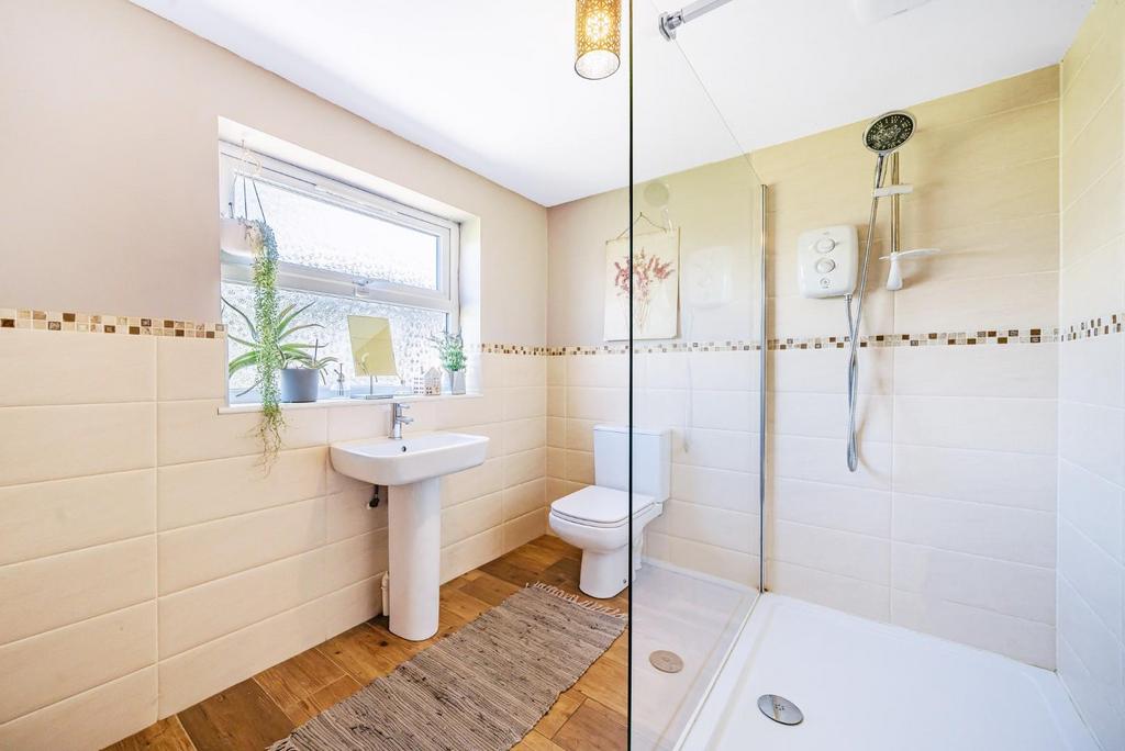 DOWNSTAIRS SHOWER ROOM.jpg