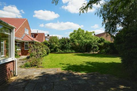 3 bedroom detached bungalow for sale, Farmstead Rise, Haxby, York