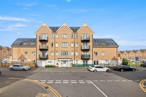 1 bedroom flat for sale, Spa House, Varcoe Gardens, Hayes, UB3 2FH