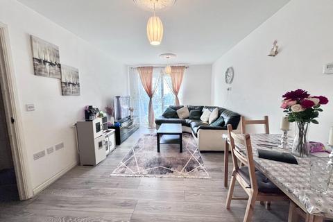 1 bedroom flat for sale, Spa House, Varcoe Gardens, Hayes, UB3 2FH