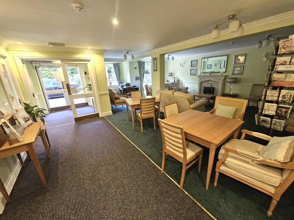 Commnal lounge.jpg