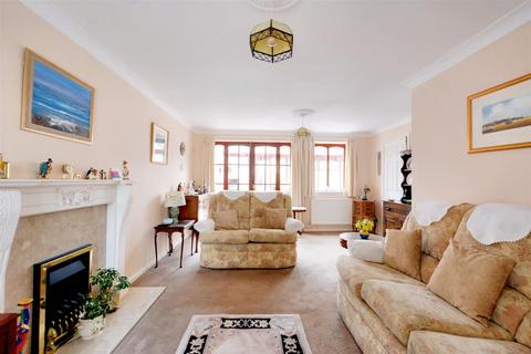 4 bedroom detached house for sale, Perry Road, Nottingham