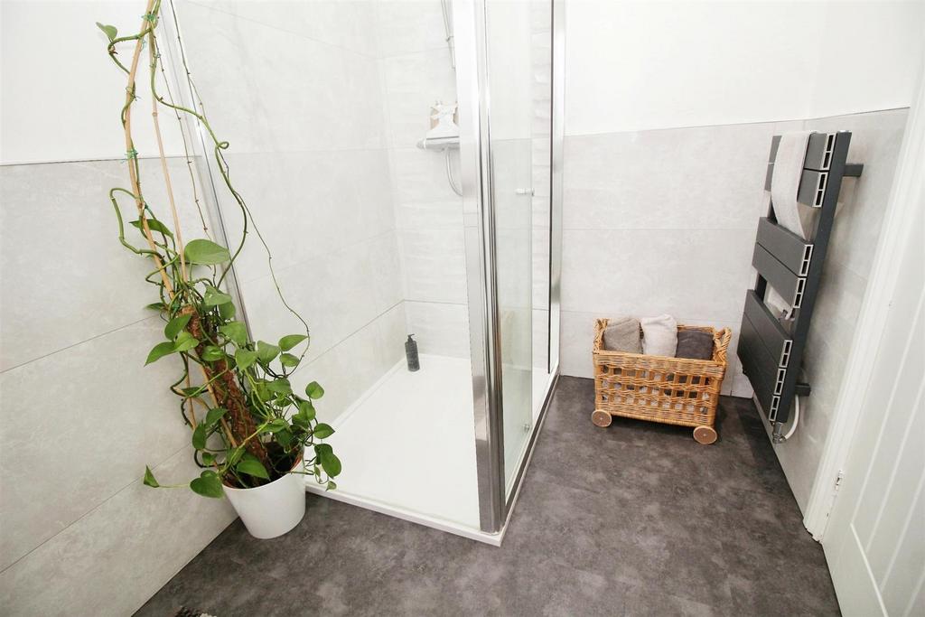 En-Suite Bedroom 1