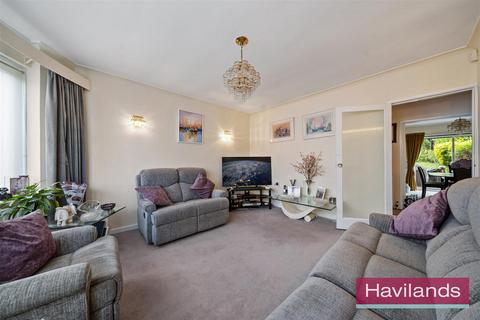 4 bedroom semi-detached house for sale, The Vale, London