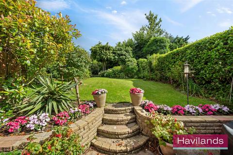 134 The Vale, London, N14 6AY