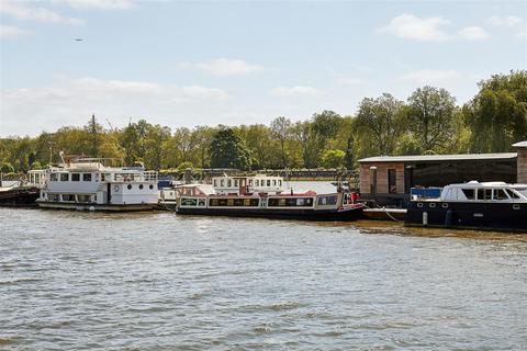 Houseboat for sale, Cadogan Pier, Chelsea, SW3