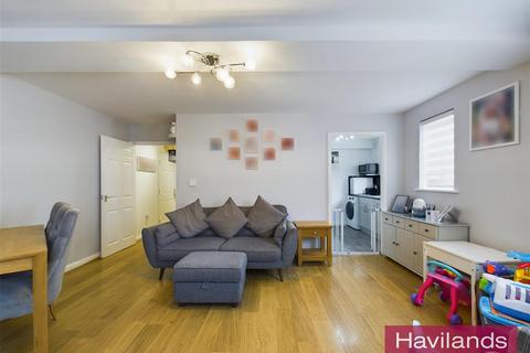 2 bedroom flat for sale, Greenwood Avenue, Enfield