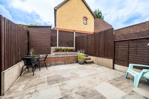 31 Ash Grove, Dunmow, CM6 1QY