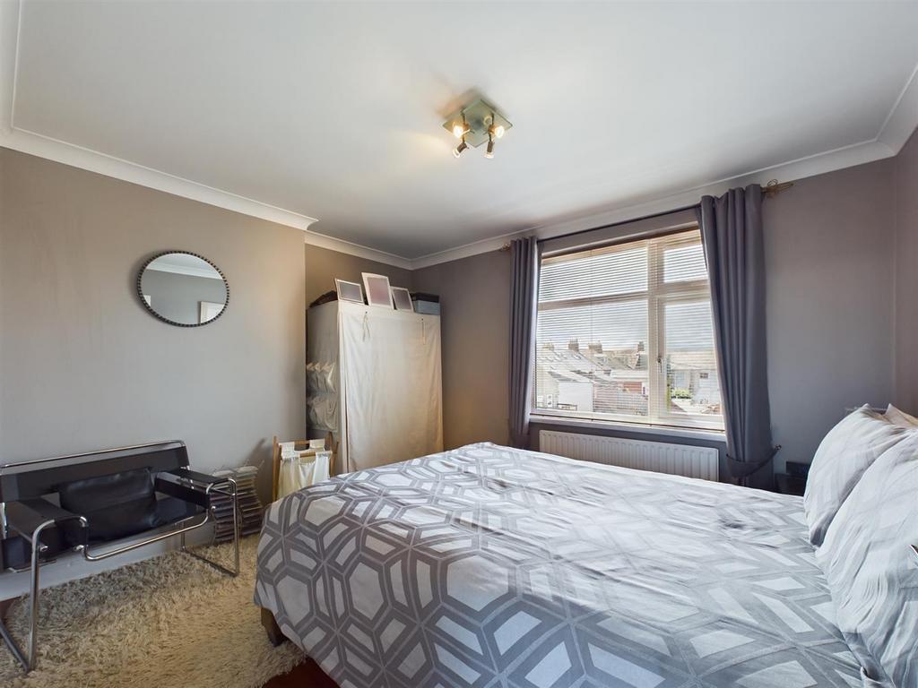 BED 1.jpg