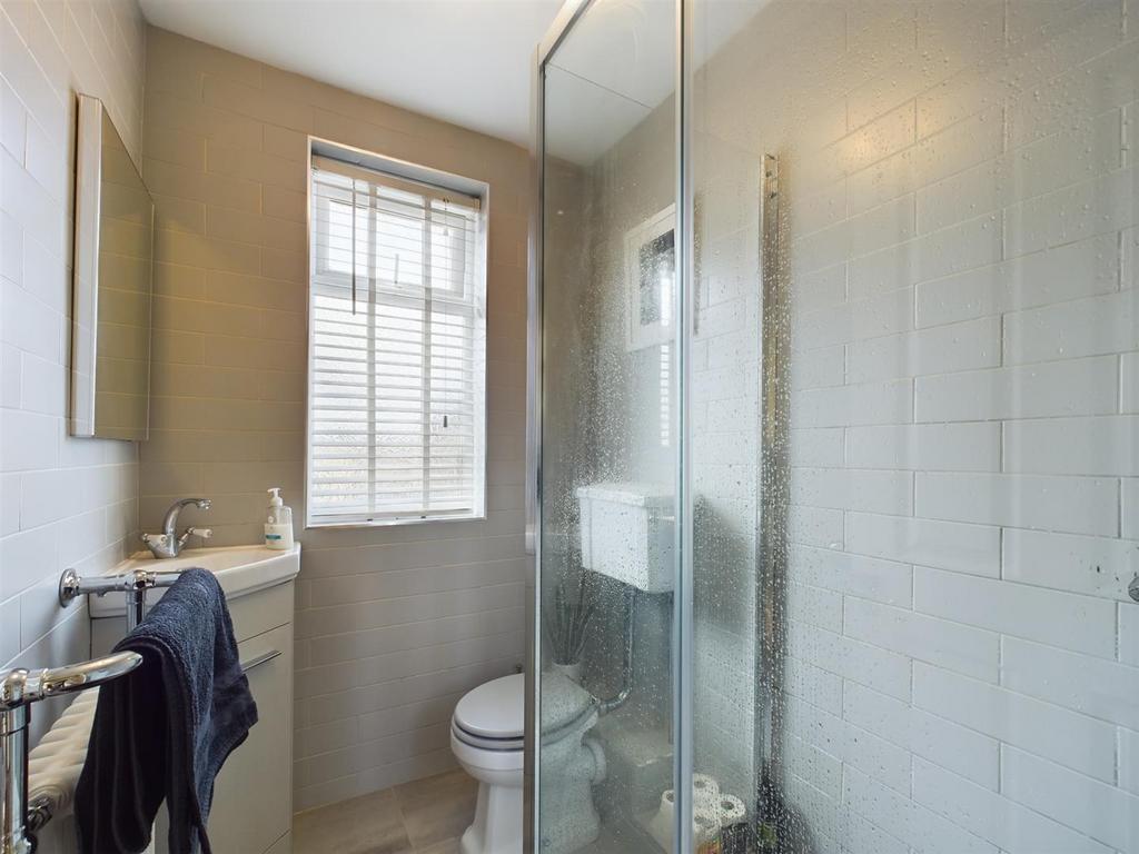SHOWER.jpg