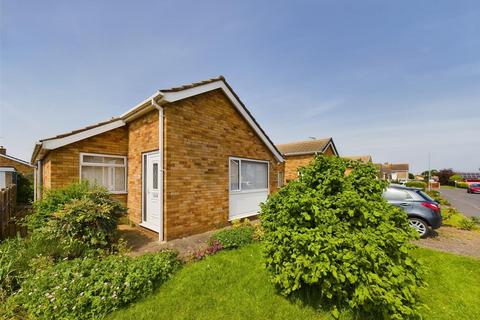 3 bedroom detached bungalow for sale, Sidlaw Grove, Lincoln