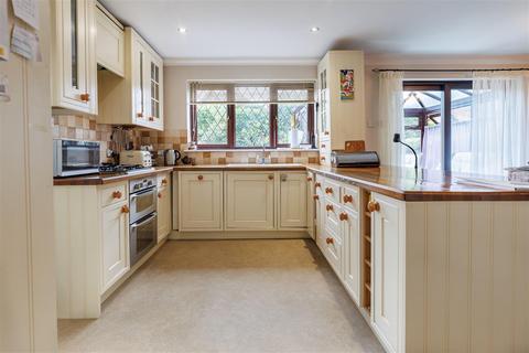 4 bedroom detached house for sale, St. Albans Road, Coopersale.