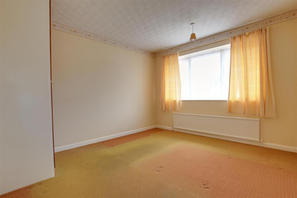 Bedroom 1 (rear)