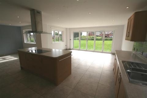 4 bedroom house to rent, Woodhay View, Peopleton,  Worcestershire