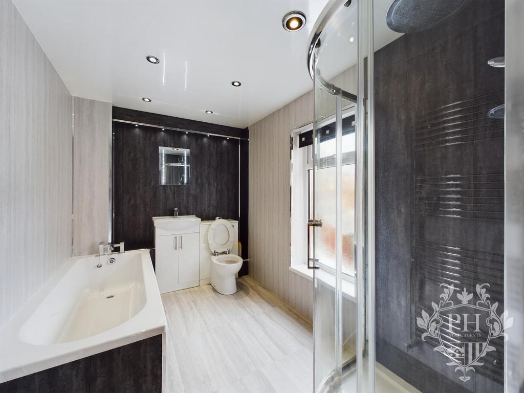 CAM01415 G0-PR0366-STILL004.jpg