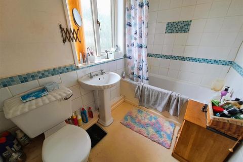 4 Bincomb Avenue, Birmingham, B26 3AD