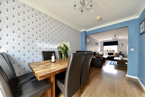 4 bedroom link detached house for sale, Ryders Hill, Stevenage