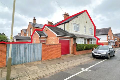 3 bedroom end of terrace house for sale, Devana Road, Leicester LE2