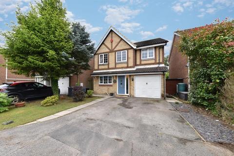 4 bedroom detached house for sale, Minerva Close, Stevenage